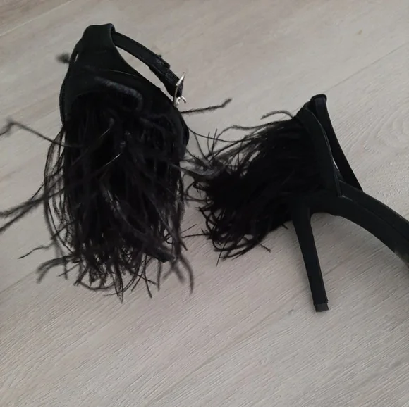 Sandals - Picture 2 of 3